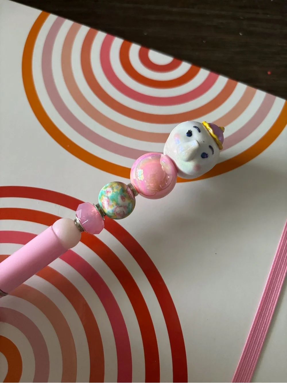 Disney Tsum Tsum: Mrs. Potts handmade beaded pen